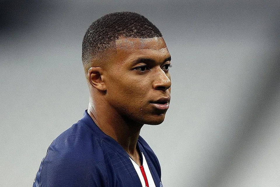 POSITIF: Penyerang Perancis, Kylian Mbappe terlepas peluang beraksi dalam perlawanan menentang Croatia awal pagi tadi, selepas didapati positif Covid-19. - Foto EPA-EFE