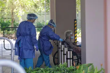 PERLUAS SKALA DAN SKOP KHIDMAT PUSAT JAGAAN: MOH merancang menambah seganda bilangan katil di rumah jagaan kepada lebih 31,000 dalam masa 10 tahun akan datang. - Foto BH oleh KEVIN LIM.