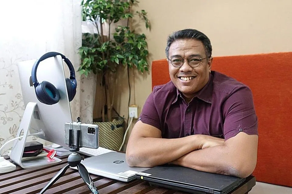 Guru Sekolah Menengah Changkat Changi, Encik Djohan Abdul Rahman, yang juga seorang penterjemah di bawah projek Penterjemah Kita (CT) yang dimulakan oleh Kementerian Penerangan dan Pembangunan Digital (MDDI) dan Jawatankuasa Penterjemahan Nasional (NTC).