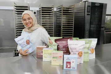 Pemilk Milkforbubs, Cik Siti Khairunnisa Zulkifle, 34 tahun yang menghasilkan produk laktasi bagi membantu ibu menyusu.