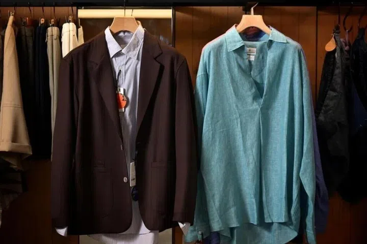 tip, sut, Fesyen lelaki S’pura, cara pakai sut cuaca panas, Tatsuya Nakamura Beams, Colony Clothing, fabrik, wool vs linen, tip gaya kasual moden, penjahit tempatan SG.