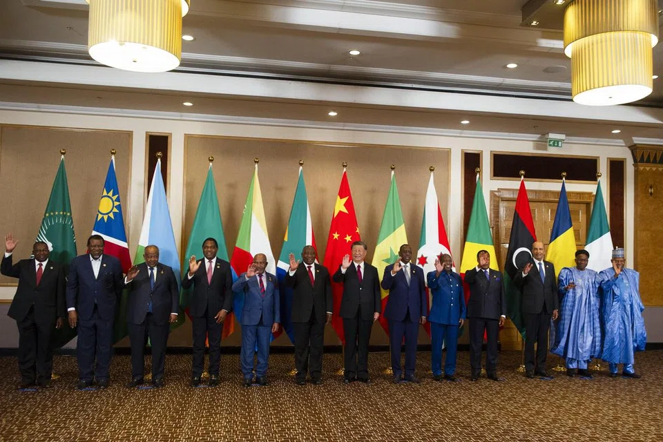 KEANGGOTAAN BRICS: Sidang kemuncak Brics (Brazil, Russia, India, China dan Afrika Selatan) yang diadakan di Afrika Selatan baru-baru ini turut dibincangkan oleh Putera Mahkota Saudi dan Presiden Russia, Encik Vladimir Putin, menerusi telefon. Arab Saudi adalah antara negara yang diundang menyertainya selain Iran, Mesir, Argentina dan UAE.