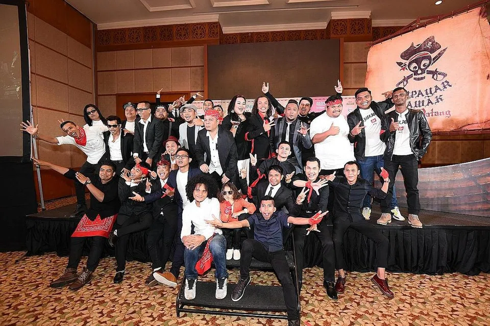 PESERTA: Inilah barisan peserta yang akan bersaing dalam rancangan realiti, Maharaja Lawak Mega 2017. - Foto-foto STARHUB