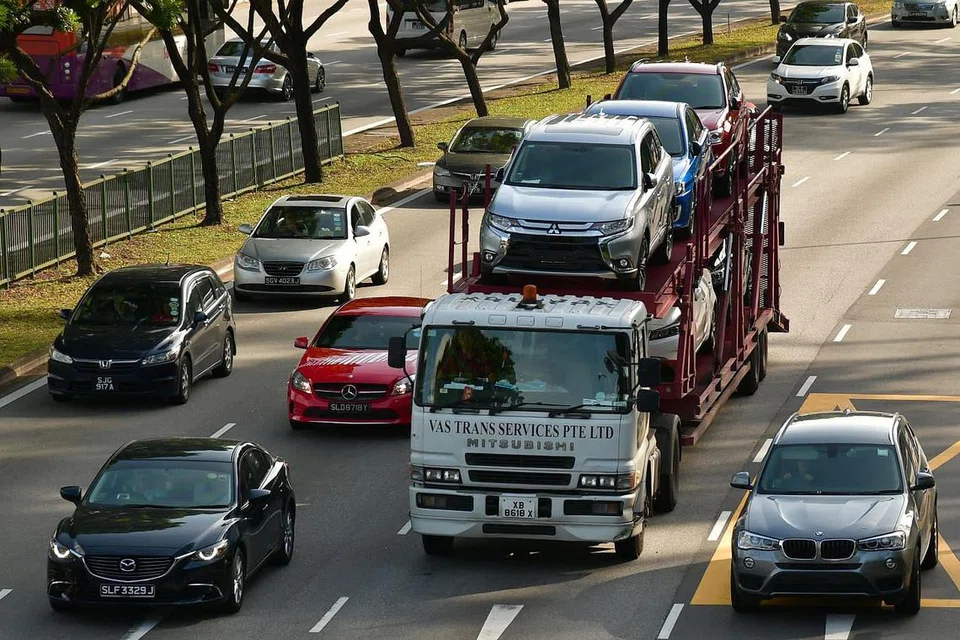 SIJIL HAK MILIK KENDERAAN: Premium COE ditutup bercampur bagi bidaan kedua September 2018.