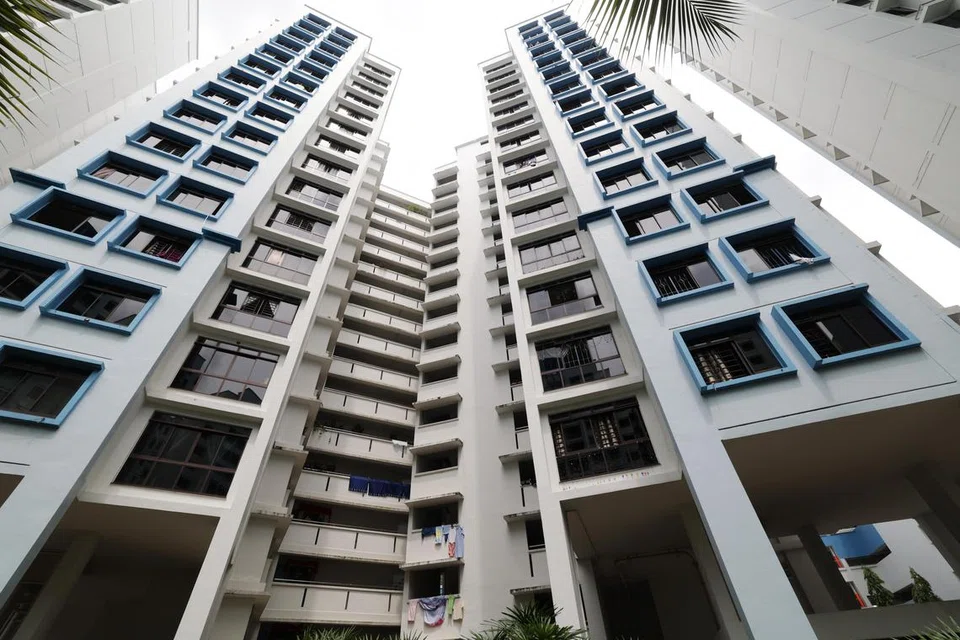 Kebanyakan flat jualan semula HDB masih kekal dalam jangkauan rakyat Singapura kerana urus niaga dengan harga tinggi hanya sebahagian kecil daripada semua transaksi.