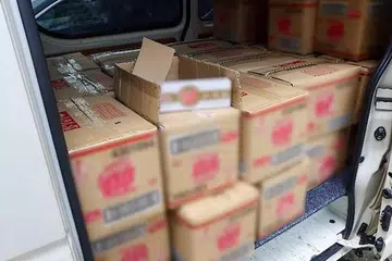 Rokok tidak dibayar cukai ditemui dalam sebuah van di Bukit Batok Street 31 pada 31 Januari. 