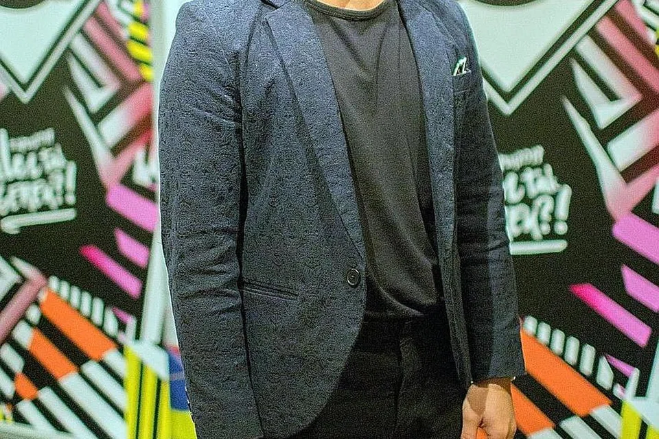 GAGAH DIRI: Jika sebelum ini Haikal Ali segan mengetengahkan dirinya di khalayak ramai, kerjaya menyanyi telah menggagahkan dirinya agar lebih santai mendekati pengikut. - Foto IQBAL FAIZAL
