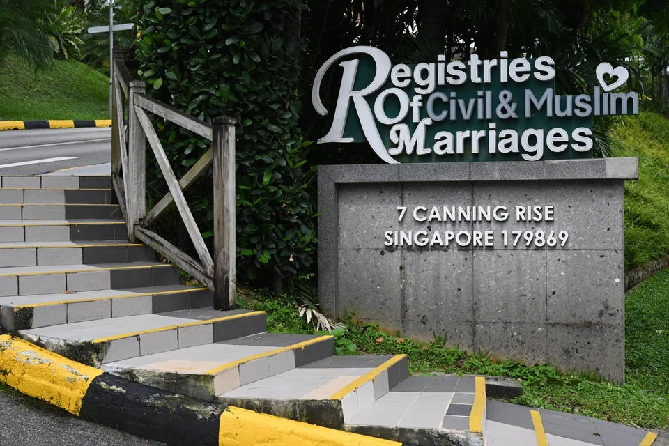 Pejabat Pendaftaran Perkahwinan (ROM) dan Pejabat Pendaftaran Pernikahan Orang Islam (ROMM) akan berhenti operasi di 7 Canning Rise pada 11 April dan akan berpindah ke Esplanade pada 14 April. 