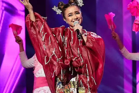 TIDAK KEKOK DI PENTAS: Dengan pelbagai rekod kemenangan dan pengalaman sebelum ini, bakat Indonesia Waode mempunyai potensi besar untuk masuk peringkat akhir dan bergelar juara 'Big Stage 5'. - Foto ASTRO