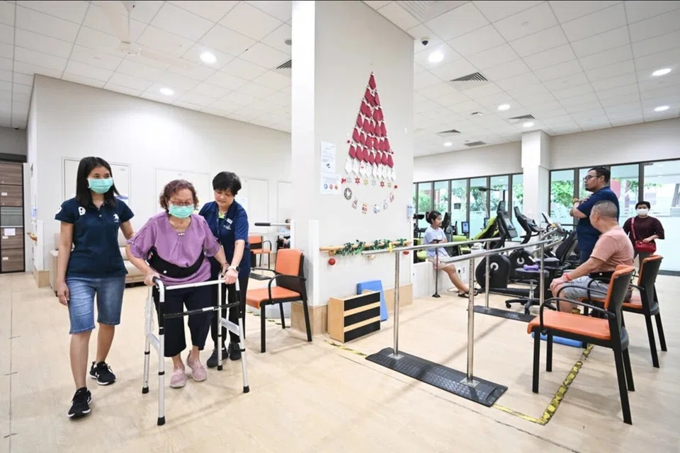 warga emas, berkongsi, kediaman