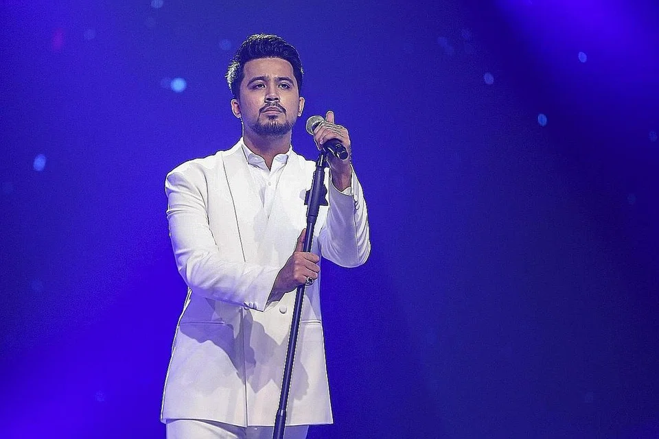 ALIFF AZIZ: 'Memancing' perhatian peminat bukan sahaja kerana suara merdu tetapi dek kisah perjuangannya kembali ke landasan yang positif. - Foto-foto ASTRO/AZRUL RAFIE