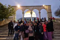 KEMBARA ISRAK DAN MIKRAJ: Peserta berada di hadapan Dome of the Rock di kawasan Masjidil Aqsa semasa mengikuti kembara Israk dan Mikraj, anjuran Noor Mohamad Services & Travel Pte Ltd, pada 2022.