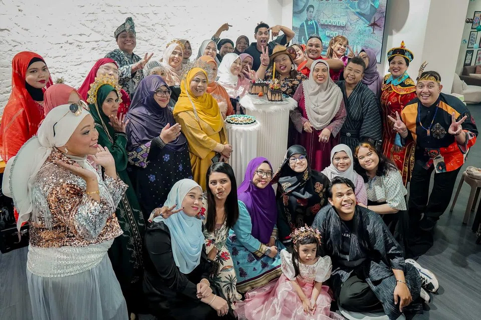 Seramai 50 anggota Kelab Peminat Khai Bahar (KBSpore) menyambut ulang tahun ketujuh kelab berkenaan pada 11 Oktober di Lolly Space SG.