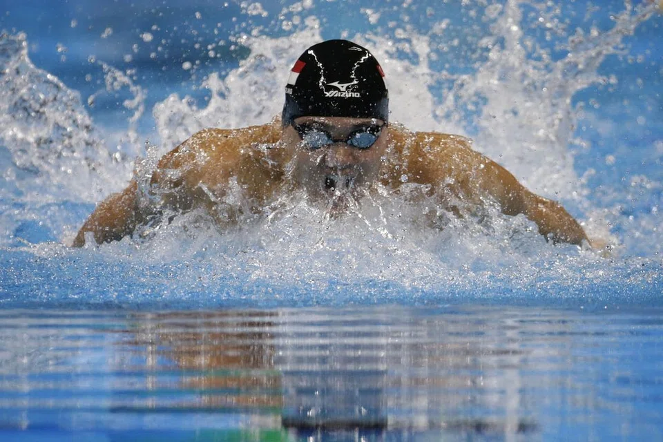 KEHEBATAN TERSERLAH LAGI: Schooling berjaya memecahkan rekod renang acara 50 ela (45.7 meter) gaya bebas dengan mencatat masa 18.76 saat. - Foto fail