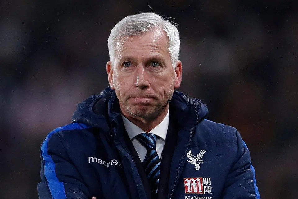 DIPECAT: Alan Pardew kehilangan jawatan selepas permulaan penuh hambar Palace awal musim ini. - Foto REUTERS