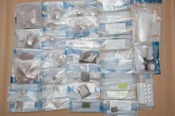 Di bawah undang-undang Singapura, mereka yang disabitkan kesalahan mengedar jumlah dadah yang besar – seperti 15 gram heroin tulen – boleh dijatuhi hukuman mati. Hukuman mati perlu dikekalkan kerana ada bukti jelas yang menunjukkan ia menjadi satu penghalang berkesan terhadap pengedar dadah.