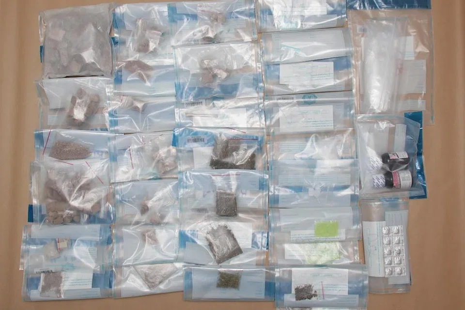 Di bawah undang-undang Singapura, mereka yang disabitkan kesalahan mengedar jumlah dadah yang besar – seperti 15 gram heroin tulen – boleh dijatuhi hukuman mati. Hukuman mati perlu dikekalkan kerana ada bukti jelas yang menunjukkan ia menjadi satu penghalang berkesan terhadap pengedar dadah.