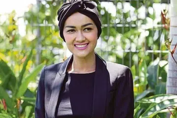 KEADAAN MEMBIMBANGKAN: Keadaan kesihatan Julia Perez semakin menurun dan sejak beberapa hari keadaannya agak membimbangkan kerana demam panas. - Foto TRIBUN NEWS