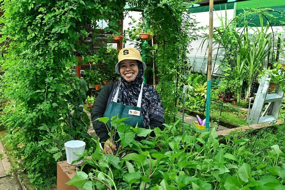 ibu titipan, kanak-kanak Yishun, projek pensel, Sarimah Amat