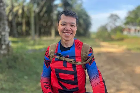  Encik Jeff Lau berkata beliau akan datang ke Tristan Park setiap beberapa bulan untuk menunggang bersama rakan-rakannya.
