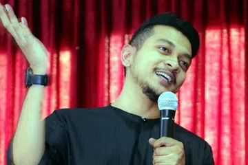 'LELAKI MELAYU TERAKHIR': Kerendahan hati Shukri Yahaya dan kerja keras mempelbagaikan watak yang dijayakan memikat ramai penggemar drama wanita agar 'melekat' depan kaca televisyen. - Foto SIX5 PRODUCTIONS LLP