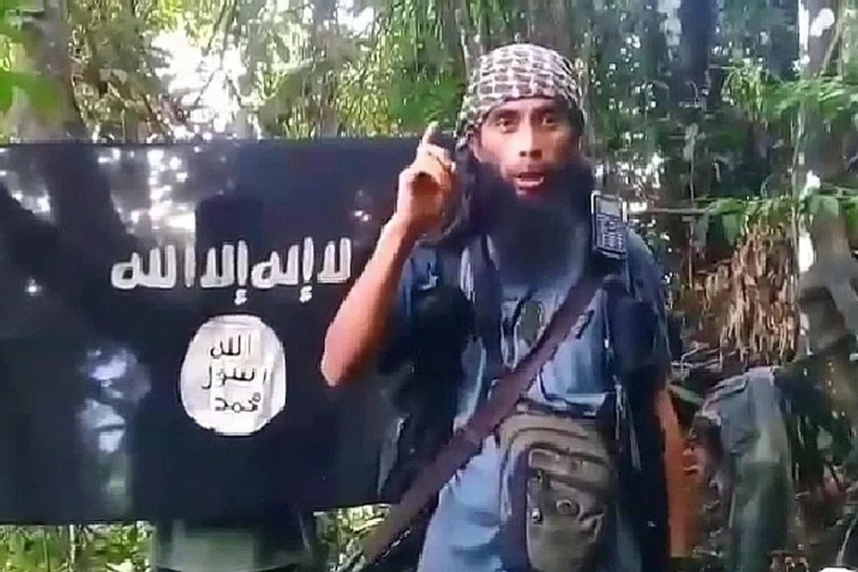 TERBUNUH DAN TERHAPUS: Kejayaan pihak berkuasa Indonesia bukan hanya berjaya menjejaki dan membunuh, pemimpin Ali Ahmad tetapi turut menghapuskan sama sekali kumpulan pengganasan Mujahidin Indonesia Timur (MIT), tahun lalu. - Foto FACEBOOK ASIANCULTURENET 
