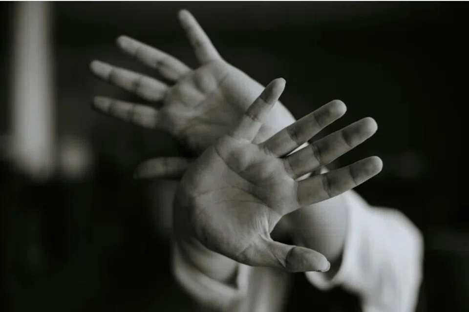 Lelaki itu didapati bersalah melakukan serangan seksual terhadap lapan pelajar bawah umur di sebuah pesantren di Jawa Timur, Indonesia.