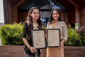TEMAN WARISAN: Cik Rosemainy Buang (kiri), Cik Nur Shireen Marican (kanan) serta Encik Ahmad Hasif Mohammad Amran dilantik sebagai Teman Warisan 2022 oleh Yayasan Warisan Melayu. - Foto BH oleh NUR DIYANA TAHA dan YAYASAN WARISAN MELAYU