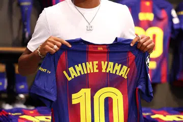  Lamine Yamal, Barcelona, number 10, jersey