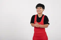 TERKEJUT, TERHARU: Srikandi 'powerlifting' para negara Nur'Aini Mohamad Yasli dicalonkan dalam kategori Atlet Wanita Terbaik bagi Anugerah Sukan Kurang Upaya Singapura (SDSA). - Foto MAJLIS SUKAN KURANG UPAYA SINGAPURA