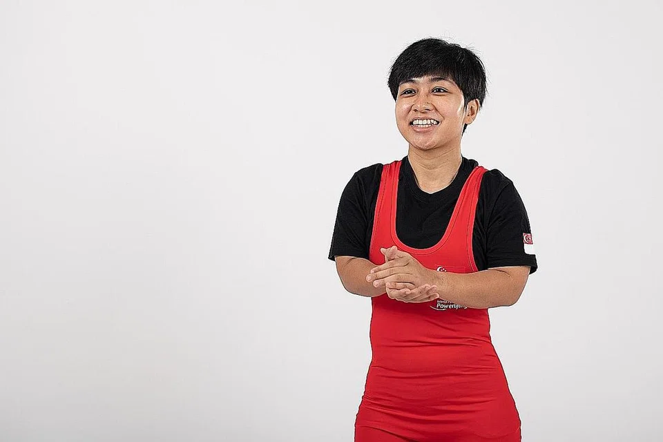 TERKEJUT, TERHARU: Srikandi 'powerlifting' para negara Nur'Aini Mohamad Yasli dicalonkan dalam kategori Atlet Wanita Terbaik bagi Anugerah Sukan Kurang Upaya Singapura (SDSA). - Foto MAJLIS SUKAN KURANG UPAYA SINGAPURA