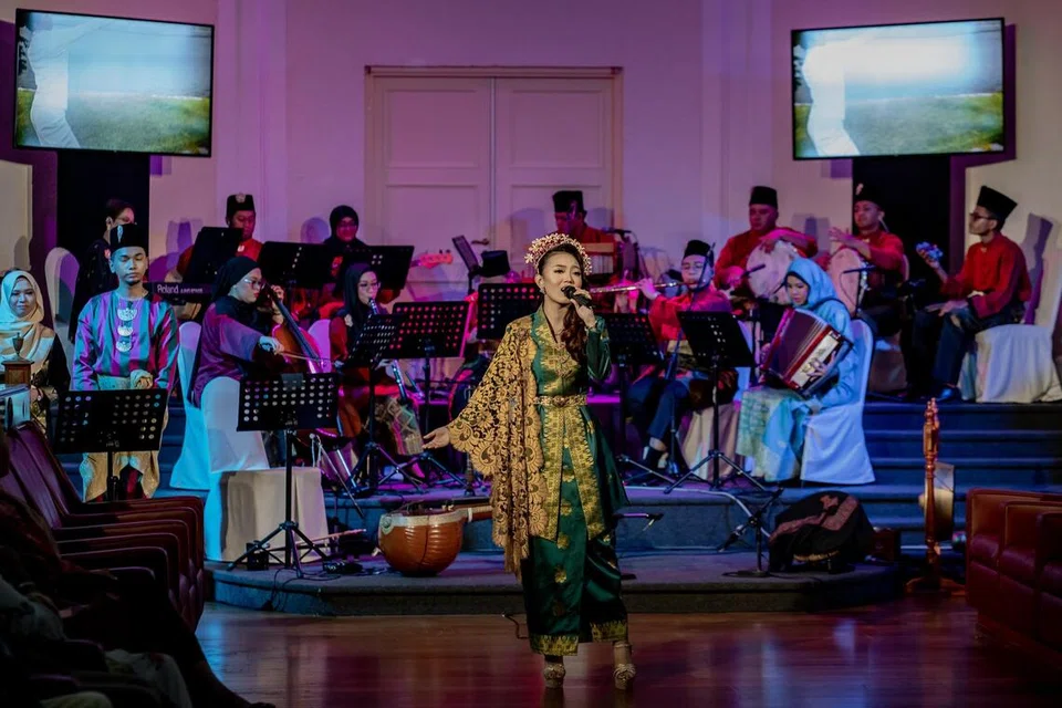 herna sabrina, singapura live 4.0, gendang akustika, penyanyi irama tradisional 