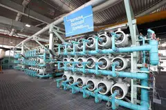 PROSES RAWAT AIR: Untuk menghasilkan Airbaru, air terpakai yang dirawat, dijadikan tulen dengan proses  osmosis songsang yang menggunakan cahaya ultraungu untuk menghapuskan sisa bakteria. 
