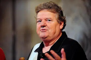 PERGINYA SEORANG SENIMAN: Pelakon warga Scotland, Robbie Coltrane (gambar atas), yang memegang watak 'Rubeus Hagrid', yang berbadan besar bagi filem bersiri 'Harry Potter', meninggal dunia kelmarin pada usia 72 tahun. - Foto-foto REUTERS, WARNER BROS