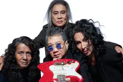 BERGERAK BERSAMA AMY: Band Search yang dianggotai (dari kiri, mengikut putaran jam) Man Kidal, Nasir, Datuk Amy dan Hillary Ang dianggap sebagai legenda kerana kredibiliti yang sudah dibangunkan vokalisnya Amy. 