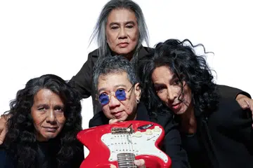 BERGERAK BERSAMA AMY: Band Search yang dianggotai (dari kiri, mengikut putaran jam) Man Kidal, Nasir, Datuk Amy dan Hillary Ang dianggap sebagai legenda kerana kredibiliti yang sudah dibangunkan vokalisnya Amy. 