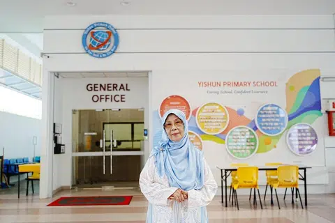 Cikgu Salamah telah dedikasikan 65 tahun sebagai seorang guru, membimbing dan menabur bakti di bilik darjah.