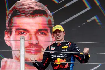 Max Verstappen daripada Red Bull meraikan kemenangan di podium selepas memenangi Grand Prix Sao Paulo.