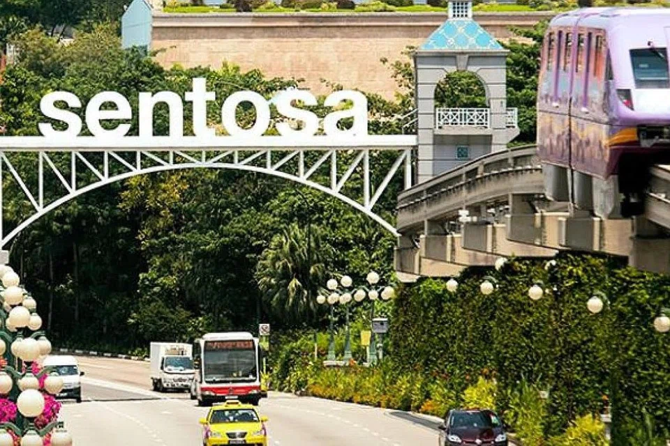 MENDAMBA SENTOSA: Hotel di pulau peranginan Sentosa juga menjadi pilihan dan kedudukan dan nama pulau itu bertepatan hasrat mengembalikan keamanan di Semenanjung Korea. - Foto fail