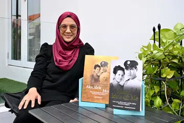 Dr Emilia Idris, memoir Idris Mohd Yusof, Music Idris & Me, pengarah muzik singapore police force, SPF