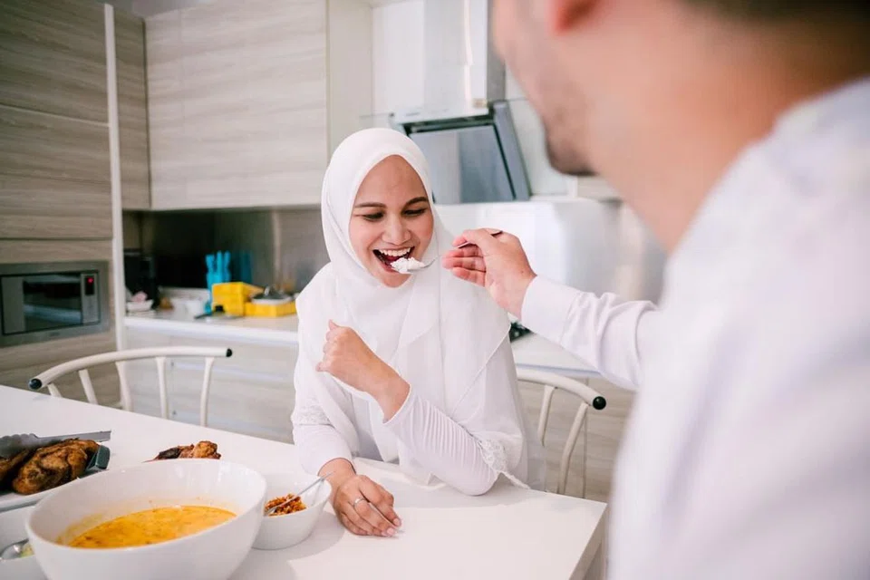 HAK DAN TANGGUNGJAWAB: Keindahan hidup berumah tangga dan berkeluarga jelas kelihatan pada pasangan suami isteri yang berusaha untuk mencapai ketenangan 'sakinah', kasih sayang 'mawaddah' dan belas kasihan 'rahmah'. - Foto hiasan ISTOCK