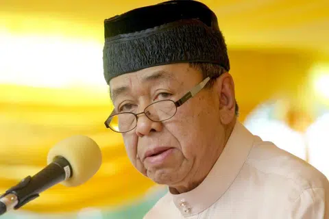 Sultan Selangor, Sultan Sharafuddin Idris Shah.