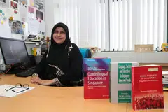 DR ROKSANA BIBI ABDULLAH: Menggalakkan ibu bapa supaya muhasabah diri dan ukur baju pada badan sendiri berkaitan isu penggunaan bahasa. Contohnya, gunakan sahaja bahasa Melayu standard di rumah sekiranya lebih fasih dan selesa menuturkannya berbanding bahasa Inggeris yang mungkin kurang mantap. - Foto BH oleh TIMOTHY DAVID