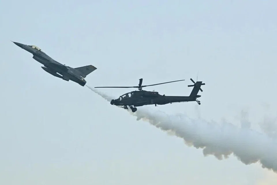 Pertunjukan udara RSAF 2026 menampilkan 17 aksi, termasuk tiga yang diperkenalkan buat pertama kali. Orang awam boleh menyaksikannya pada 7 dan 8 Februari, dua hari terbuka Pertunjukan Udara Singapura.