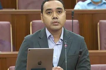 "Daripada pengalaman Mahkamah Syariah... ini adalah satu langkah yang baik untuk menjadikan program dan kaunseling yang berpaksikan kanak-kanak sebagai bahagian utama dan penting dalam proses keadilan keluarga kita." - Encik Zhulkarnain Abdul Rahim (GRC Chua Chu Kang).