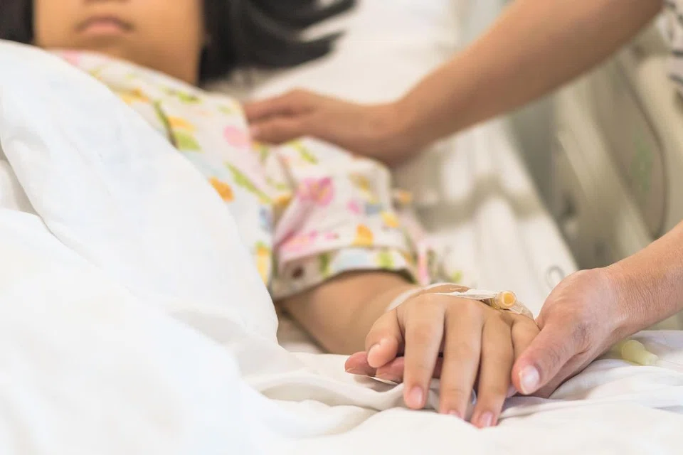 MENITI HARI: Ibu bapa yang mempunyai anak yang disahkan menghidapi penyakit serius dengan jangka hayat yang singkat, berhadapan dengan dugaan berat.