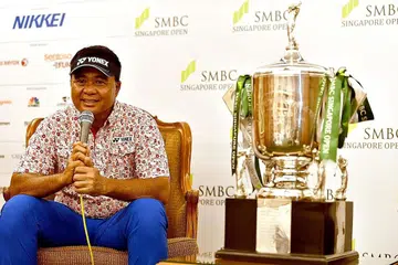 TERUS PIKUL HARAPAN NEGARA: Pemain nombor satu Singapura, Mardan Mamat, melahirkan harapan dapat melalui musim yang baik tahun ini, bermula di Terbuka Singapura SMBC yang bermula esok. - Foto LAGARDA'RE SPORTS