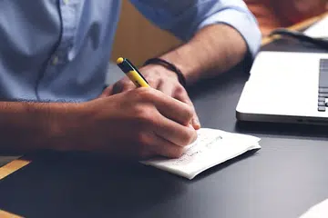 Mengikut peraturan faraid, hanya waris yang beragama Islam sahaja yang boleh mewarisi harta pusaka seorang Muslim. Namun, individu boleh membuat perancangan harta pusaka seperti menyediakan wasiat supaya orang tersayang yang bukan Islam boleh mewarisi hartanya, kata penulis.