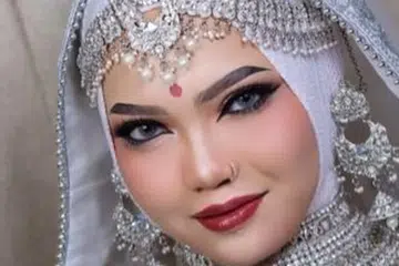 Pempengaruh dari Indonesia, Cik Sita Suwarnadwipa, mencetuskan trend solekan Asoka, sejenis solekan menyerupai pengantin majlis tradisional India bak dalam filem Bollywood 2001, ‘Asoka’.