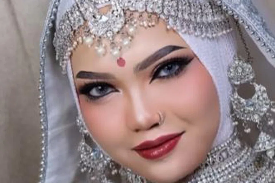 Pempengaruh dari Indonesia, Cik Sita Suwarnadwipa, mencetuskan trend solekan Asoka, sejenis solekan menyerupai pengantin majlis tradisional India bak dalam filem Bollywood 2001, ‘Asoka’.
